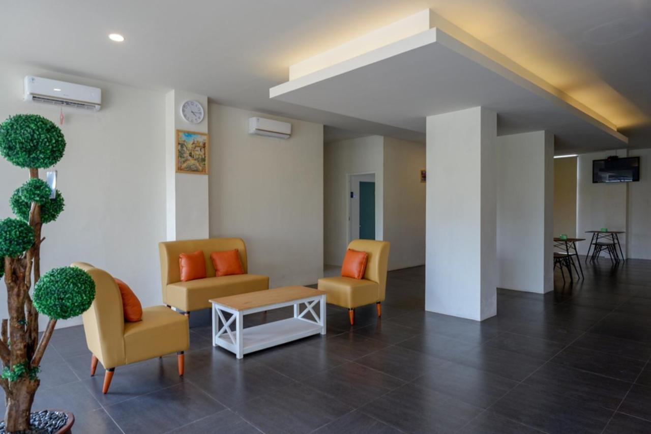 Reddoorz Plus Near Solo Baru Ngoại thất bức ảnh