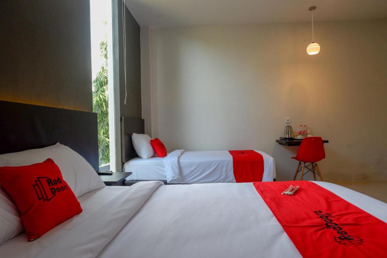 Reddoorz Plus Near Solo Baru Ngoại thất bức ảnh