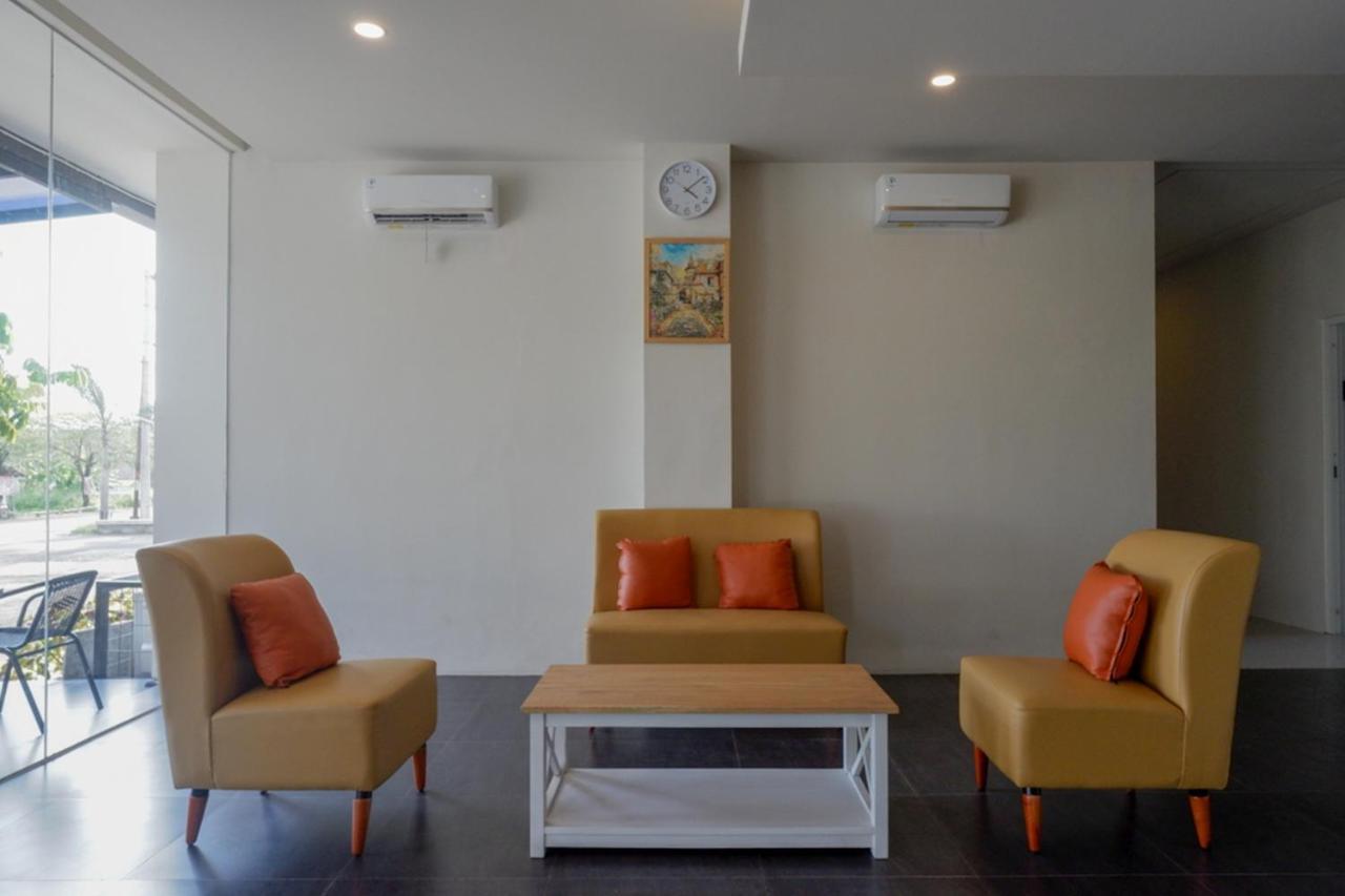 Reddoorz Plus Near Solo Baru Ngoại thất bức ảnh