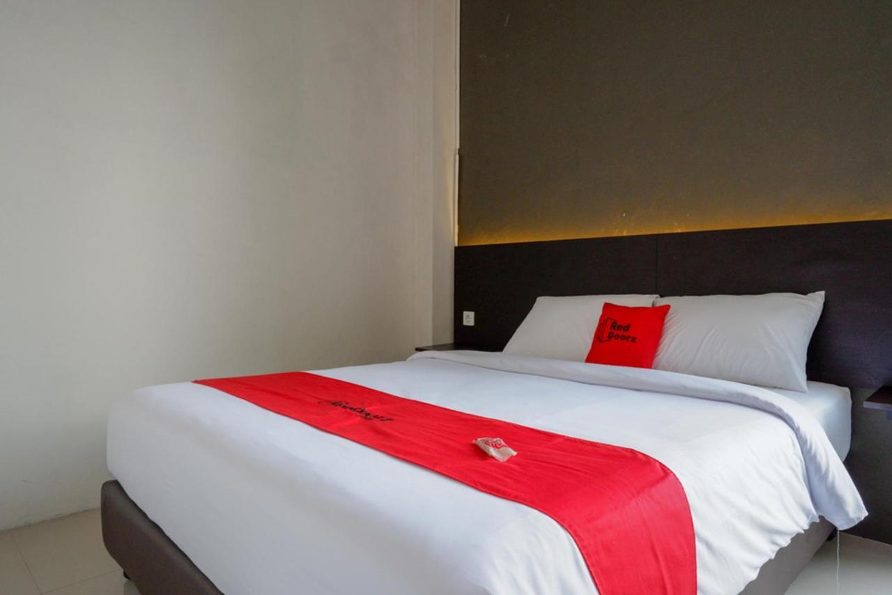 Reddoorz Plus Near Solo Baru Ngoại thất bức ảnh