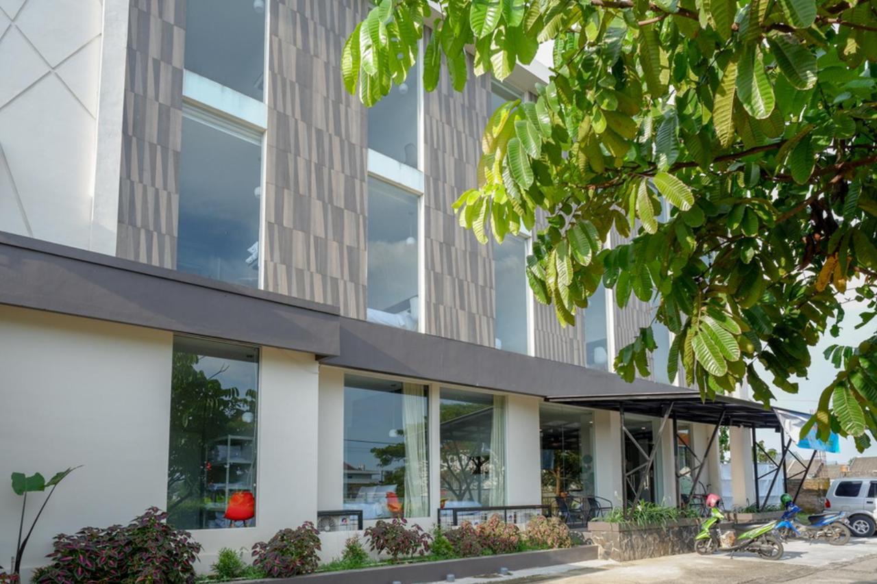 Reddoorz Plus Near Solo Baru Ngoại thất bức ảnh
