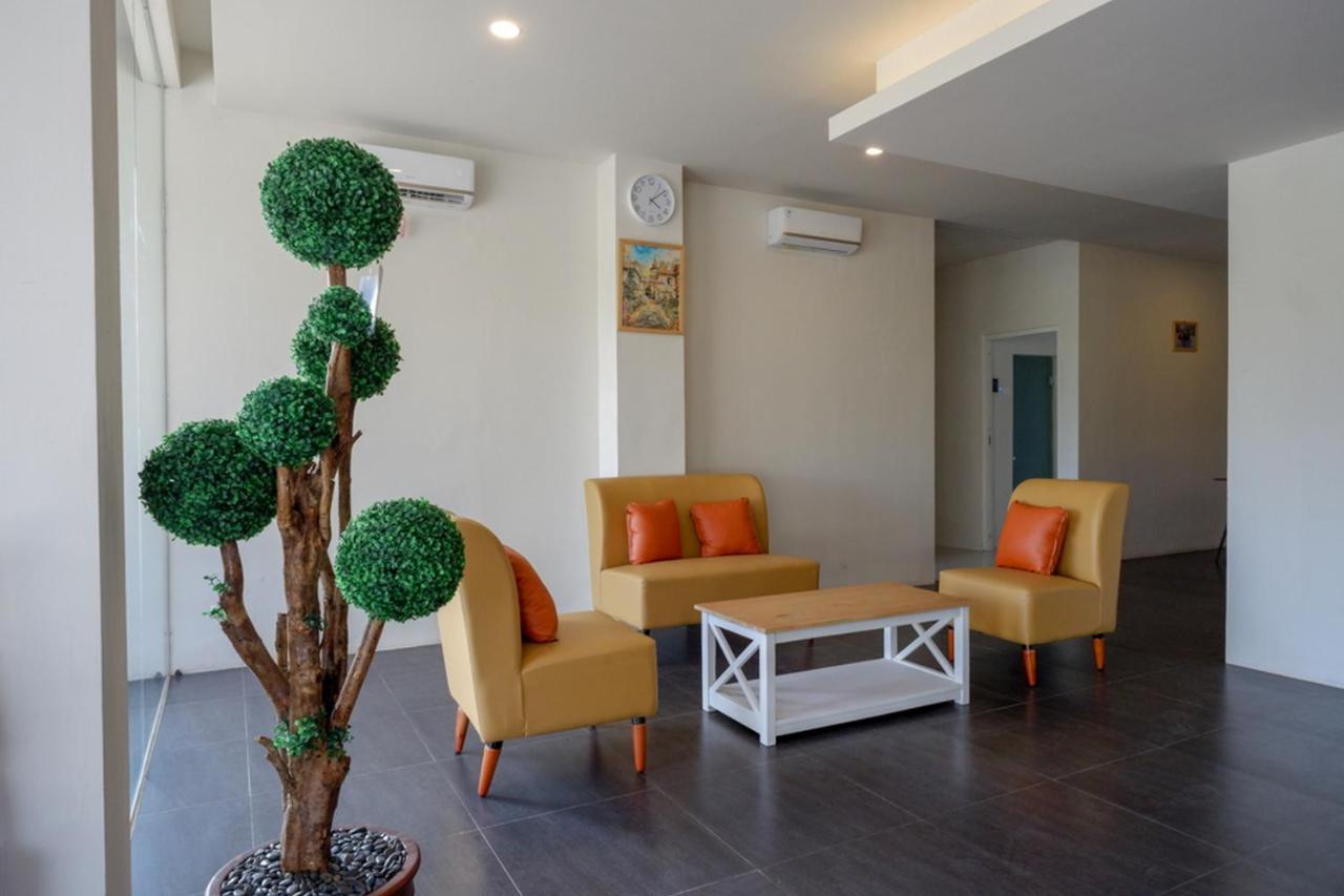 Reddoorz Plus Near Solo Baru Ngoại thất bức ảnh