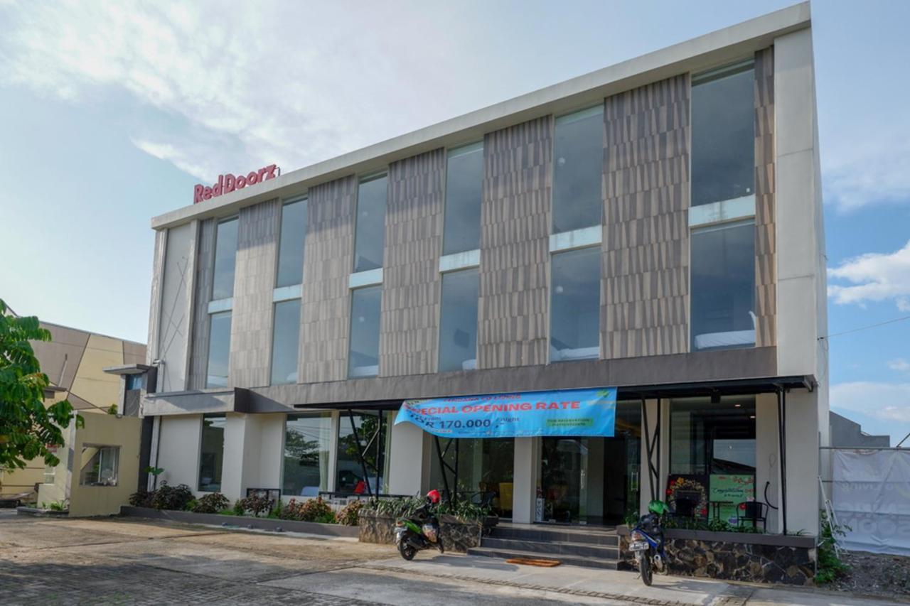 Reddoorz Plus Near Solo Baru Ngoại thất bức ảnh