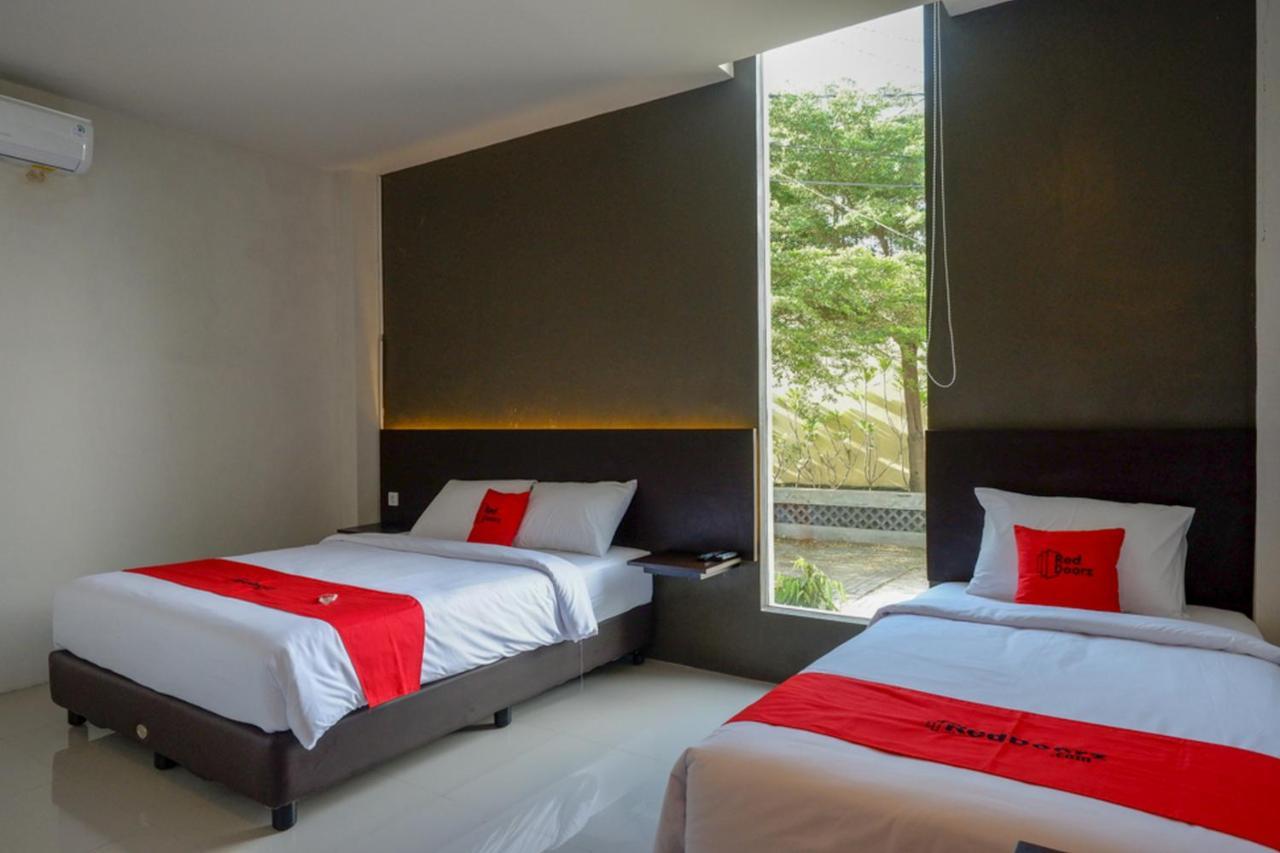 Reddoorz Plus Near Solo Baru Ngoại thất bức ảnh