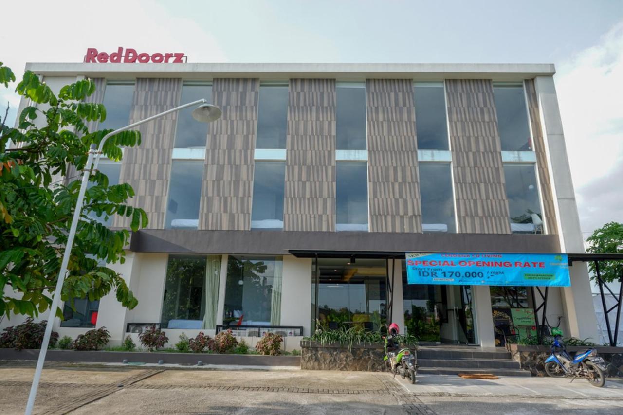 Reddoorz Plus Near Solo Baru Ngoại thất bức ảnh