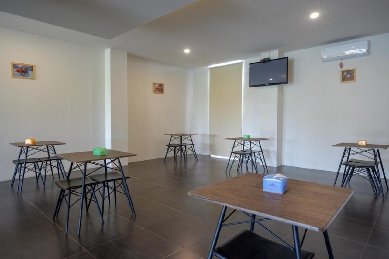 Reddoorz Plus Near Solo Baru Ngoại thất bức ảnh