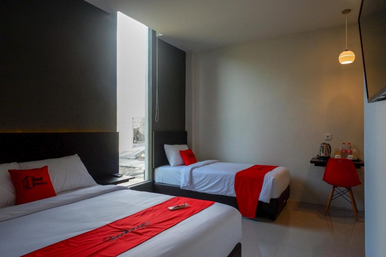 Reddoorz Plus Near Solo Baru Ngoại thất bức ảnh