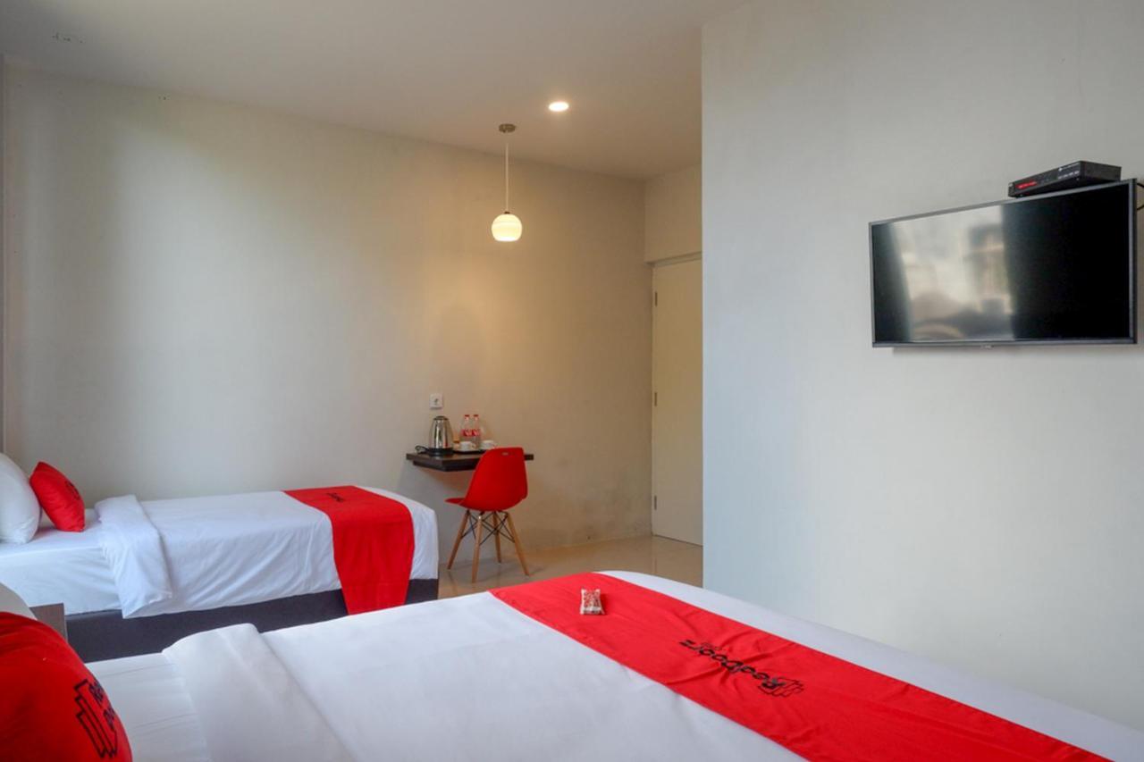 Reddoorz Plus Near Solo Baru Ngoại thất bức ảnh