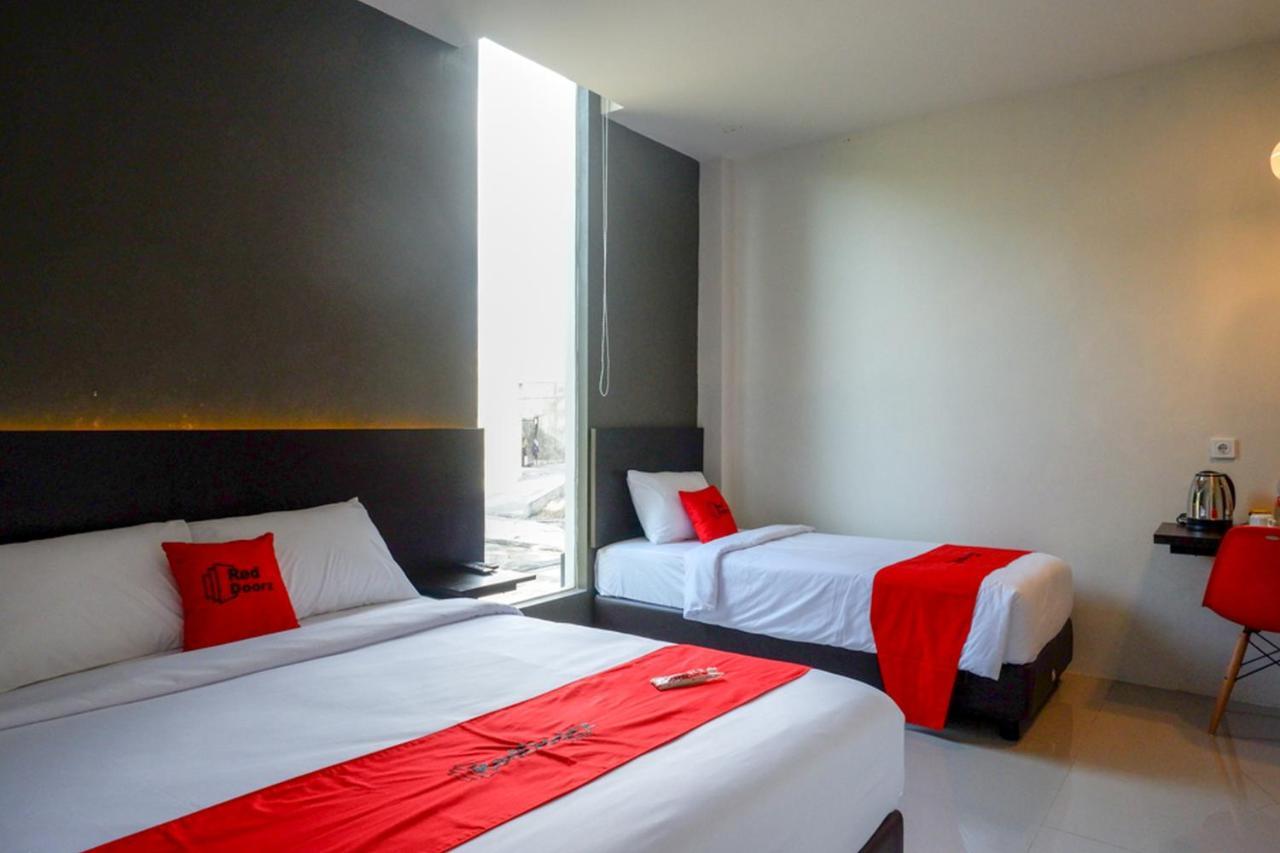 Reddoorz Plus Near Solo Baru Ngoại thất bức ảnh