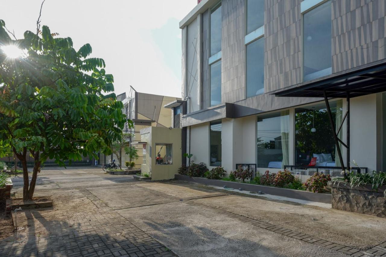 Reddoorz Plus Near Solo Baru Ngoại thất bức ảnh